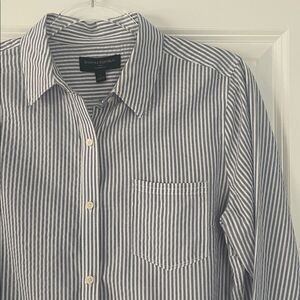 Banana Republic Classic Fit Seersucker Button Down Size Medium